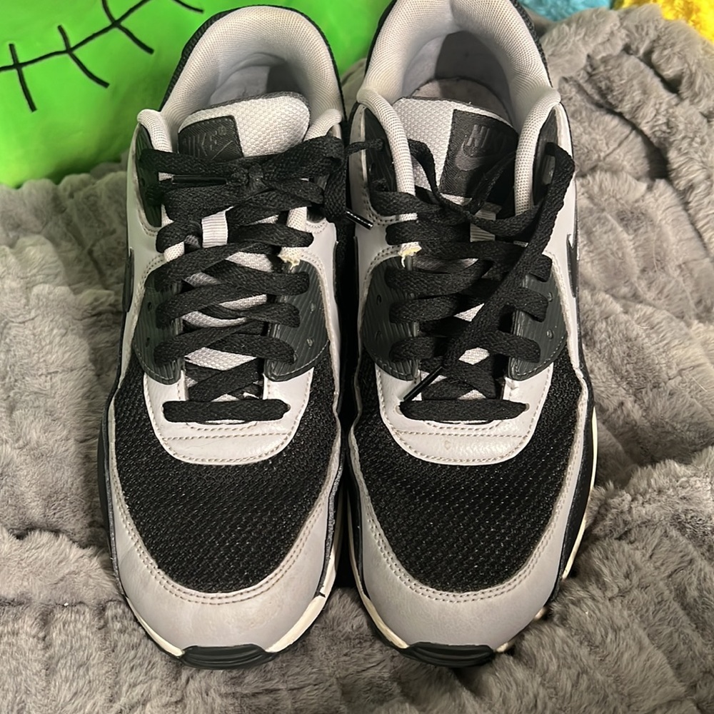 Nike Mens Air Max 90 Essential - Picture 3 of 9